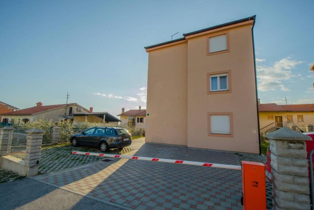 Apartment Apartman Borik *